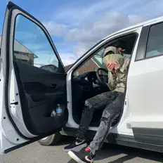 Ouve sheluvstyyy, vê vídeos de música, lê a biografia, vê as datas da digressão e muito mais!