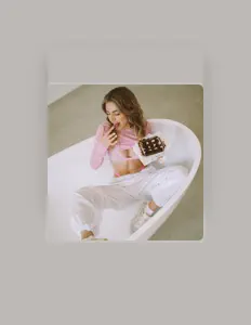 Ouve YOUR STACEY, vê vídeos de música, lê a biografia, vê as datas da digressão e muito mais!