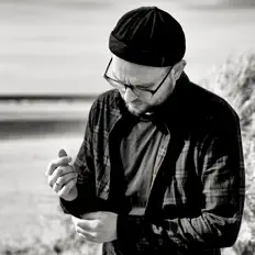 Marzio Scholtenを聴いたり、ミュージックビデオを鑑賞したり、経歴やツアー日程などを確認したりしましょう！