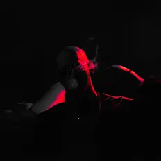 Telllme सुनें, म्यूज़िक वीडियो देखें, बायो पढ़ें, दौरे की तारीखें और बहुत कुछ देखें!