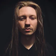 收听 Dillon Reynolds、观看音乐视频、阅读小传、查看巡演日期等 ！