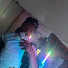 聆聽 908 LiL J、觀看音樂影片、閱讀小傳、查看巡演日期等！