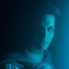 聆聽 СеверПомнит、觀看音樂影片、閱讀小傳、查看巡演日期等！