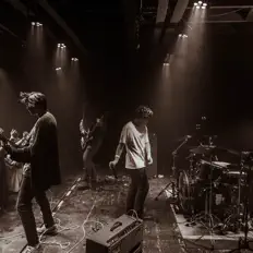 Ouve Ill Intentions, vê vídeos de música, lê a biografia, vê as datas da digressão e muito mais!