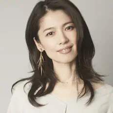 聆聽 純名里沙、觀看音樂影片、閱讀小傳、查看巡演日期等！