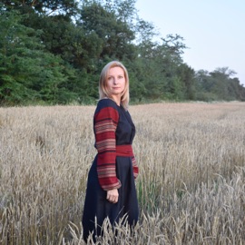 Ведьма во поле стоит. Веда Ра