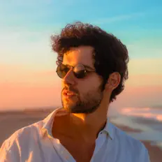 Listen to Davi Cartaxo, watch music videos, read bio, see tour dates & more!