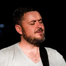 收听 Henning Joubert、观看音乐视频、阅读小传、查看巡演日期等 ！