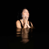 Schwarzes Kleid - Single - GINI