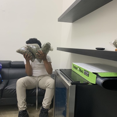 FREE DA SENDERS - Single (feat. 1hdasender) - Single