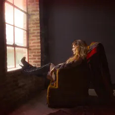Listen to Sarah Simmons, watch music videos, read bio, see tour dates & more!
