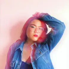 Ascolta HwaYoun, guarda video musicali, leggi la biografia, vedi le date del tour & altro!