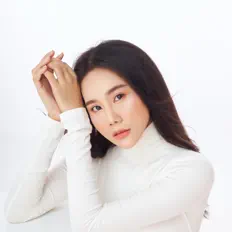 Listen to Dương Yến Phi, watch music videos, read bio, see tour dates & more!