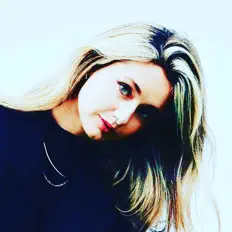 Poslechněte si interpreta Katie Kittermaster, sledujte hudební videa, přečtěte si životopis, podívejte se na data turné a další informace.