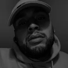 EAZ3을(를) 듣고, 뮤직 비디오를 보고, 약력을 읽고, 투어 일정 등을 확인하세요!