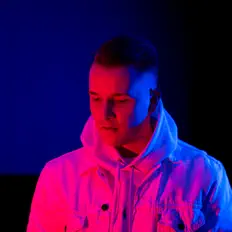 Poslechněte si interpreta Maxobeat., sledujte hudební videa, přečtěte si životopis, podívejte se na data turné a další informace.