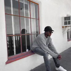 Ouve Youngxdre, vê vídeos de música, lê a biografia, vê as datas da digressão e muito mais!