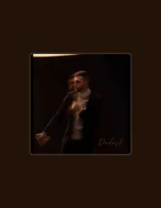 Dadashを聴いたり、ミュージックビデオを鑑賞したり、経歴やツアー日程などを確認したりしましょう！