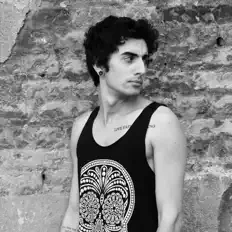 Dengarkan Alessandro Dean Lo Fi, tonton video musik, baca bio, lihat tanggal tur & lainnya!