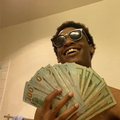 Listen to Moneymakincarl, watch music videos, read bio, see tour dates & more!