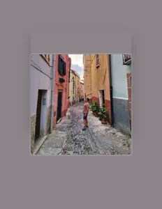 Escucha a Héctor, mira videos musicales, lee su biografía, consulta las fechas de las gira y más.