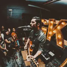 Dengarkan Trekk, tonton video musik, baca bio, lihat tanggal tur & lainnya!