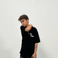 Hör dir Logaz an, schau dir Musikvideos an, lies die Biografie, finde Tourdaten und mehr!