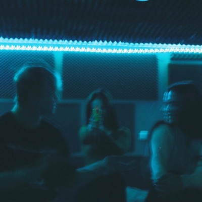 DIVNÝ POCIT (feat. ENZO) - Single