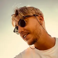 收听 Ethan James、观看音乐视频、阅读小传、查看巡演日期等 ！