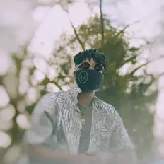 聆聽 Rvmp、觀看音樂影片、閱讀小傳、查看巡演日期等！