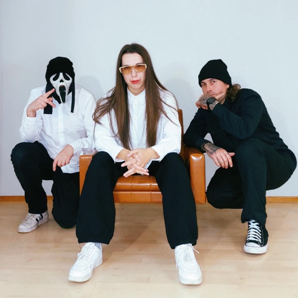 Meitä on niin moneksi (feat. MC Rambo & Antti Karsee)