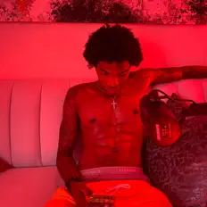 Justin Benjamin dinle, müzik videolarını izle, biyografisini oku, tur tarihlerini ve daha fazlasını gör!