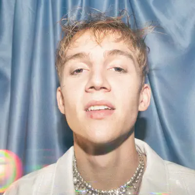 Listen to Apollo Sissi, watch music videos, read bio, see tour dates & more!