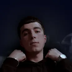 Hör dir Spoti an, schau dir Musikvideos an, lies die Biografie, finde Tourdaten und mehr!