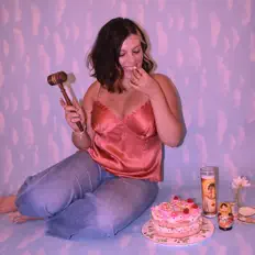 Estella Zacharia dinle, müzik videolarını izle, biyografisini oku, tur tarihlerini ve daha fazlasını gör!