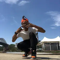 收听 Freaky Ralph、观看音乐视频、阅读小传、查看巡演日期等 ！