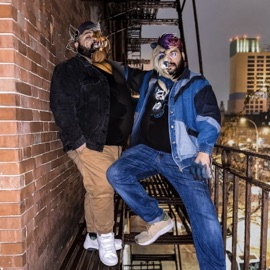 Crowd (SNEAKYSEAMIX) Toño & Sneakyseabear