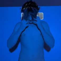 收听 Hyasf、观看音乐视频、阅读小传、查看巡演日期等 ！