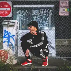 Poslechněte si interpreta DiscoPill, sledujte hudební videa, přečtěte si životopis, podívejte se na data turné a další informace.