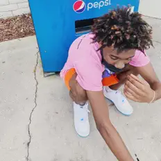 Posłuchaj wykonawcy Hurricane Clark, obejrzyj teledyski, przeczytaj biografię, zobacz daty tras koncertowych i nie tylko!