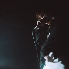 收听 Bounce、观看音乐视频、阅读小传、查看巡演日期等 ！