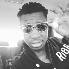 收听 TUNECHIEMOO、观看音乐视频、阅读小传、查看巡演日期等 ！