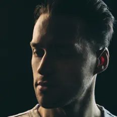 Poslechněte si interpreta ORMIND, sledujte hudební videa, přečtěte si životopis, podívejte se na data turné a další informace.