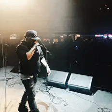 The Truth dinle, müzik videolarını izle, biyografisini oku, tur tarihlerini ve daha fazlasını gör!