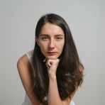 Nisan Ak