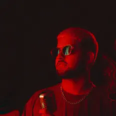 Ouve Nico Rengifo, vê vídeos de música, lê a biografia, vê as datas da digressão e muito mais!