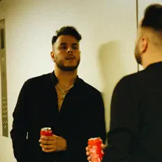 Farid सुनें, म्यूज़िक वीडियो देखें, बायो पढ़ें, दौरे की तारीखें और बहुत कुछ देखें!