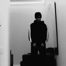 SINGAを聴いたり、ミュージックビデオを鑑賞したり、経歴やツアー日程などを確認したりしましょう！