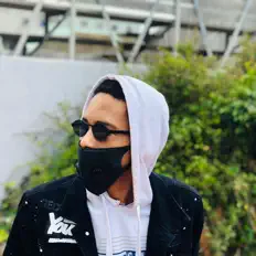 Escucha a Hommie, mira videos musicales, lee su biografía, consulta las fechas de las gira y más.