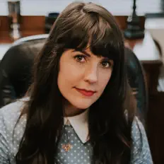 KellyMarie dinle, müzik videolarını izle, biyografisini oku, tur tarihlerini ve daha fazlasını gör!